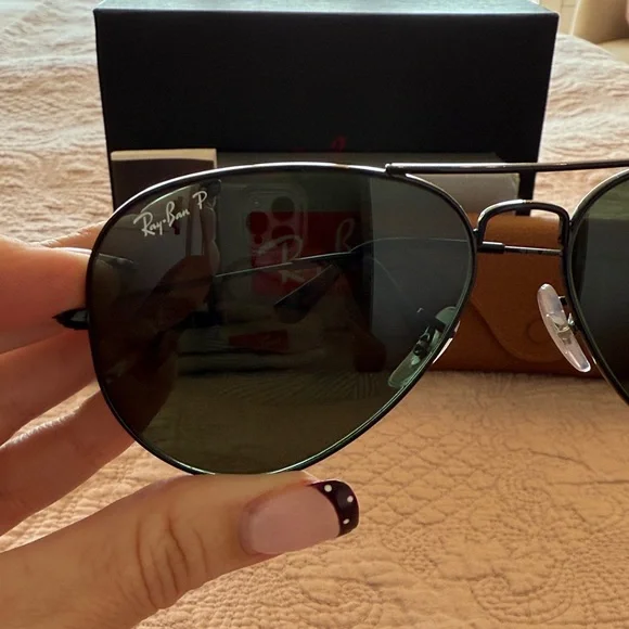 Ray-Ban polarized Aviator sunglasses new in box - Picture 3 of 16